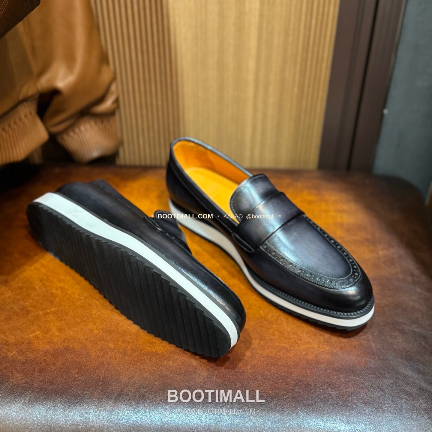 벨루티 송아지가죽 파티나 캐주얼 스니커즈 Berluti Calfskin Patina Black Casual Sneakers 5