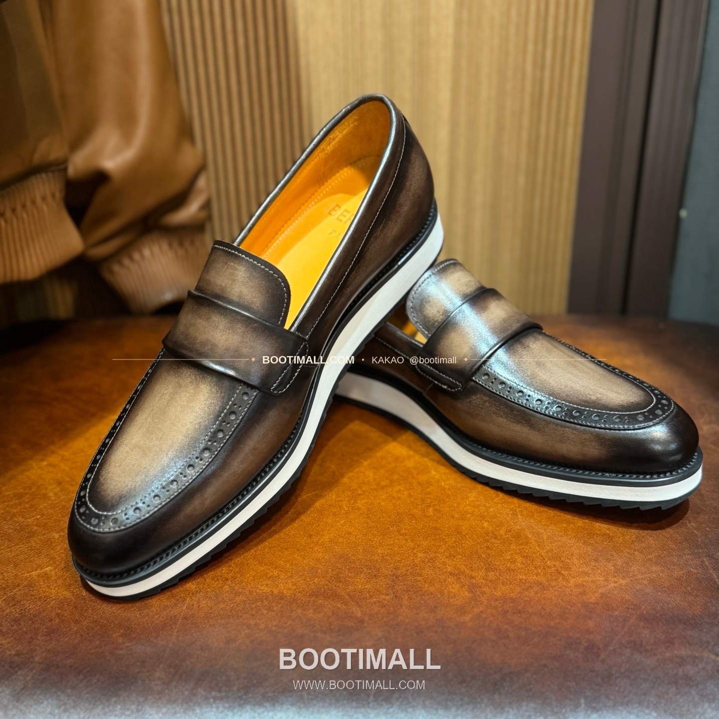 벨루티 송아지가죽 파티나 캐주얼 스니커즈 Berluti Calfskin Patina Black Casual Sneakers 6