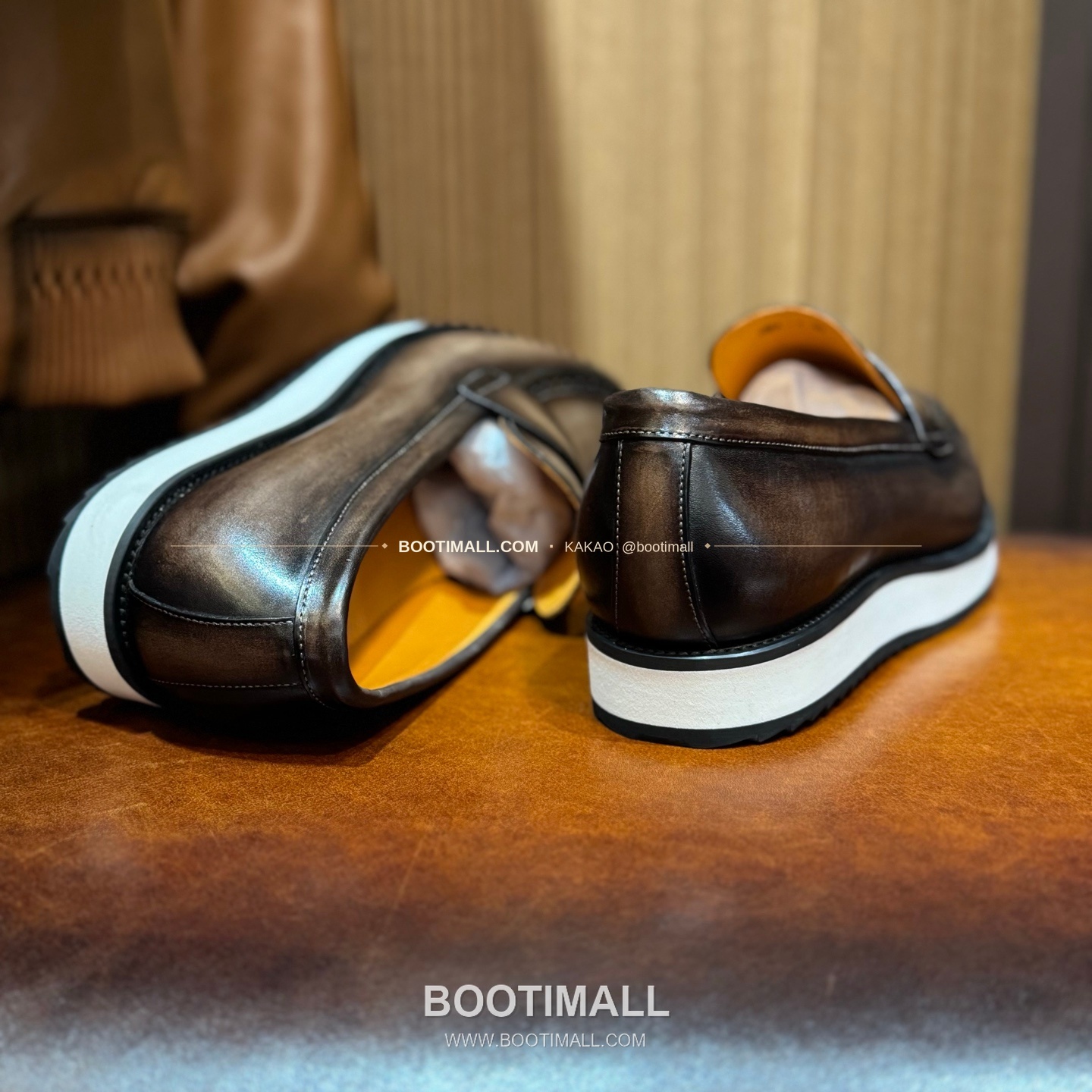 벨루티 송아지가죽 파티나 캐주얼 스니커즈 Berluti Calfskin Patina Black Casual Sneakers 8