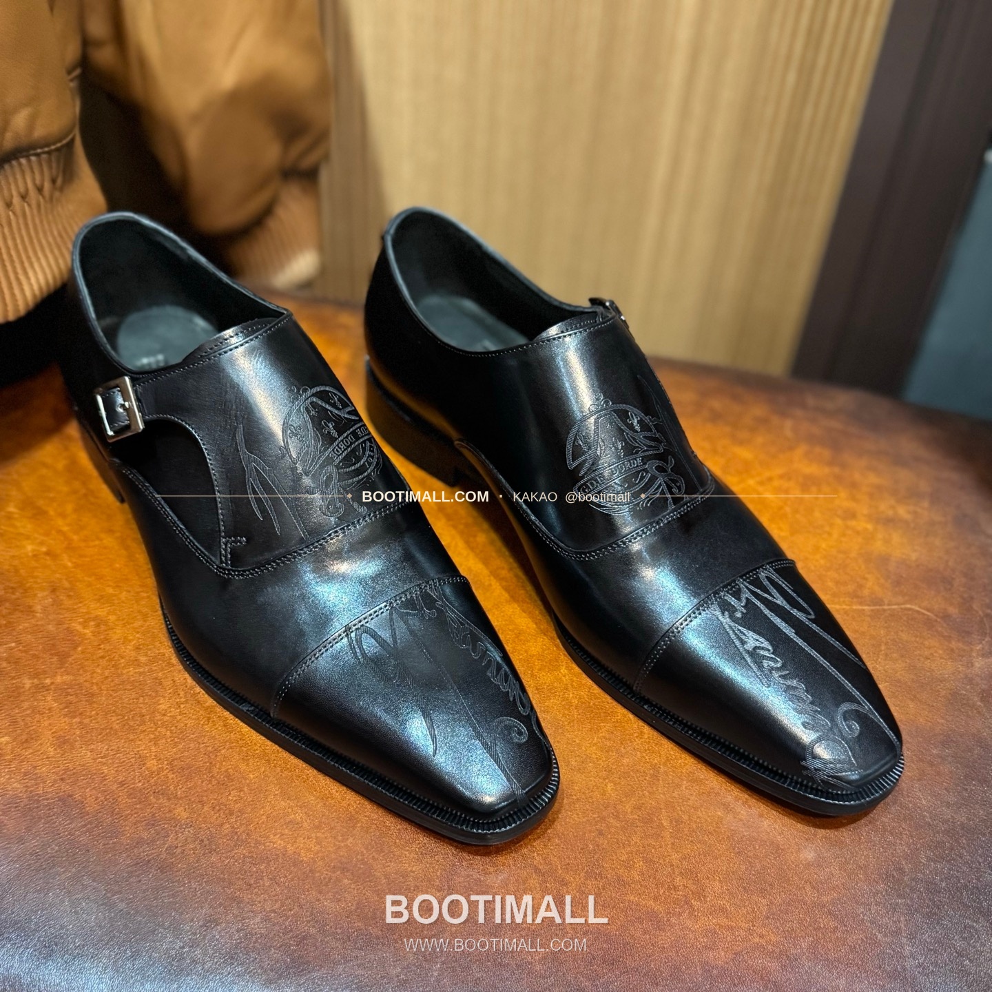 벨루티 송아지가죽 파티나 블랙 수제 정장 로퍼 Berluti Calfskin Patina Black Dress Loafers 1