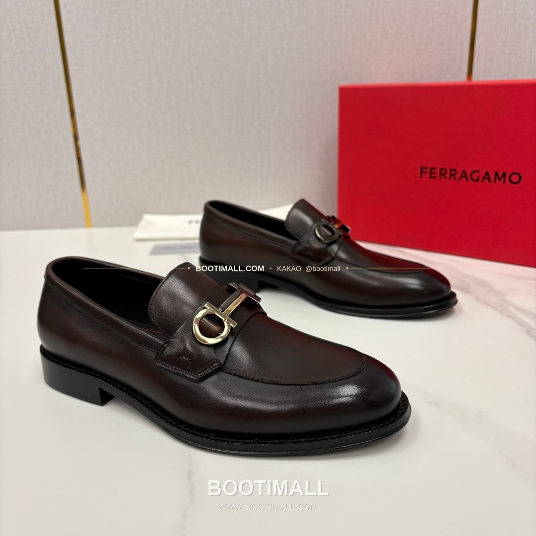 페라가모 송아지가죽 간치니 블랙 모카신 로퍼 Ferragamo Calfskin Gancini Black Moccasin Loafers 2