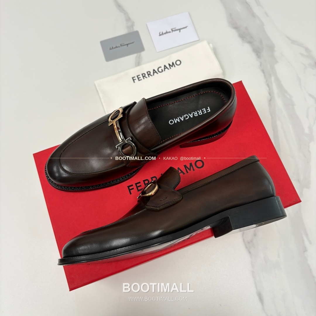 페라가모 송아지가죽 간치니 블랙 모카신 로퍼 Ferragamo Calfskin Gancini Black Moccasin Loafers 3