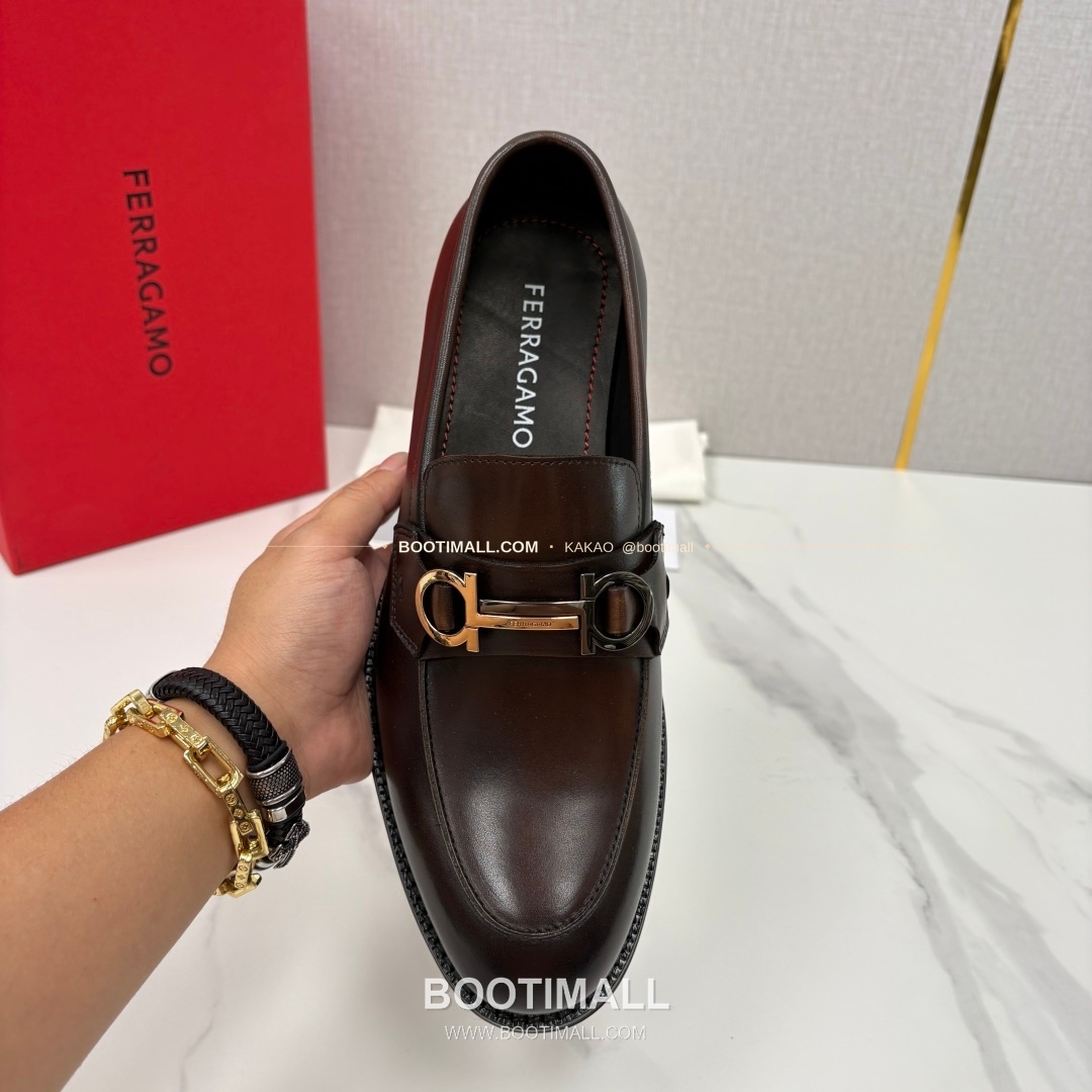 페라가모 송아지가죽 간치니 블랙 모카신 로퍼 Ferragamo Calfskin Gancini Black Moccasin Loafers 5