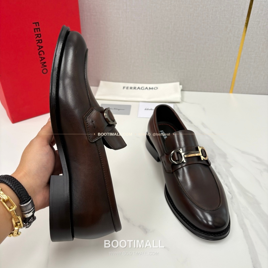 페라가모 송아지가죽 간치니 블랙 모카신 로퍼 Ferragamo Calfskin Gancini Black Moccasin Loafers 6