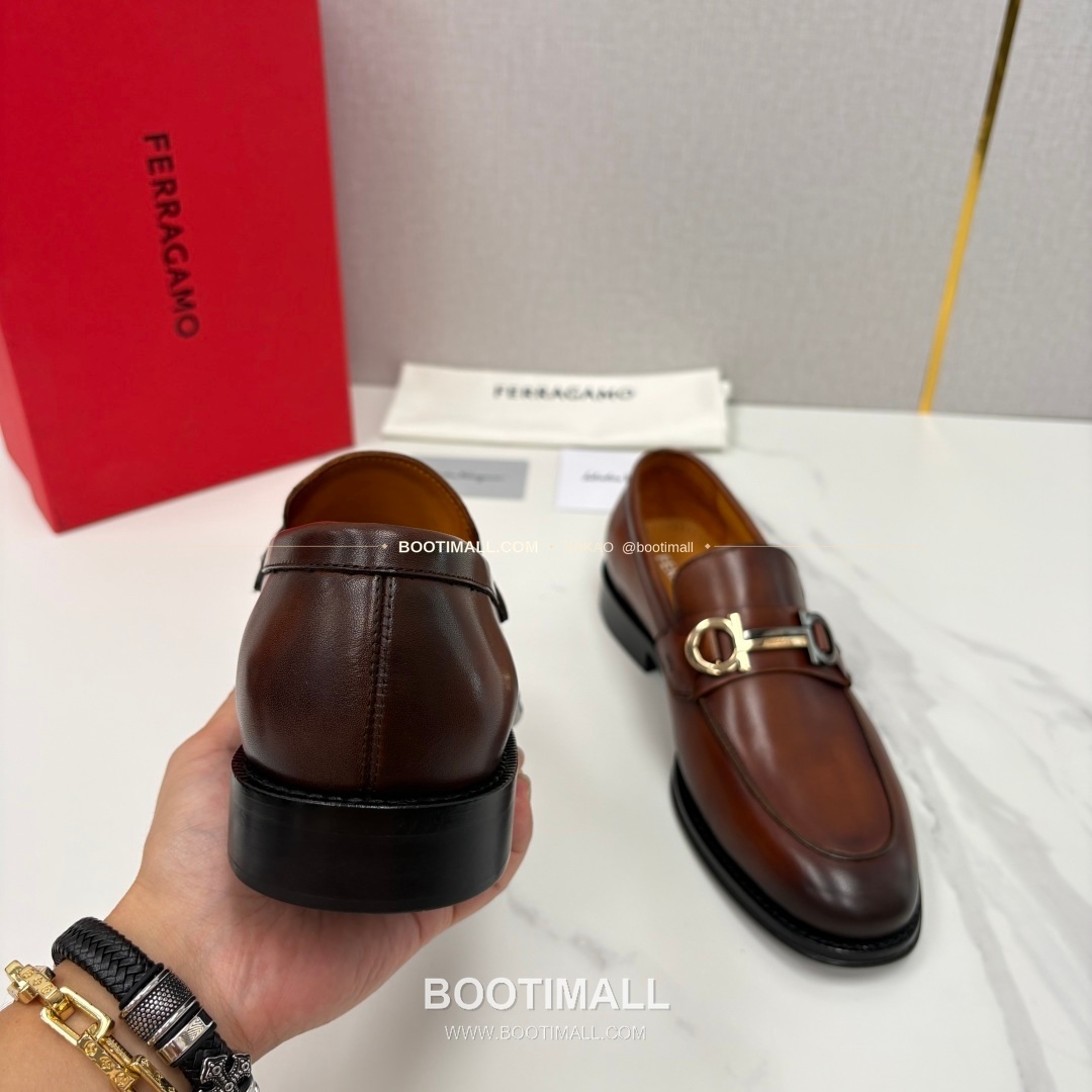 페라가모 송아지가죽 간치니 블랙 모카신 로퍼 Ferragamo Calfskin Gancini Black Moccasin Loafers 8