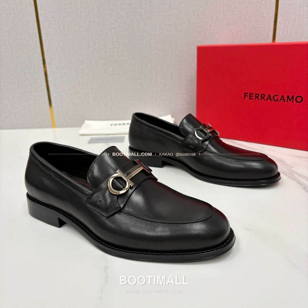 페라가모 송아지가죽 간치니 블랙 모카신 로퍼 Ferragamo Calfskin Gancini Black Moccasin Loafers 2