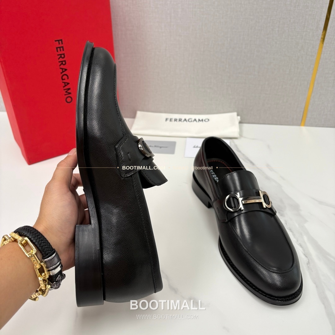 페라가모 송아지가죽 간치니 블랙 모카신 로퍼 Ferragamo Calfskin Gancini Black Moccasin Loafers 6