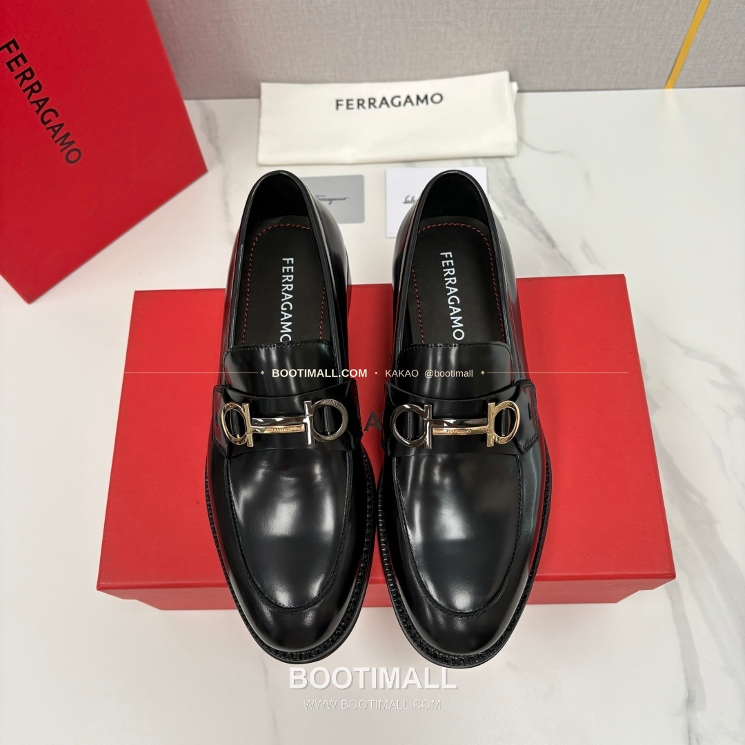 페라가모 송아지가죽 간치니 블랙 모카신 로퍼 Ferragamo Calfskin Gancini Black Moccasin Loafers 1