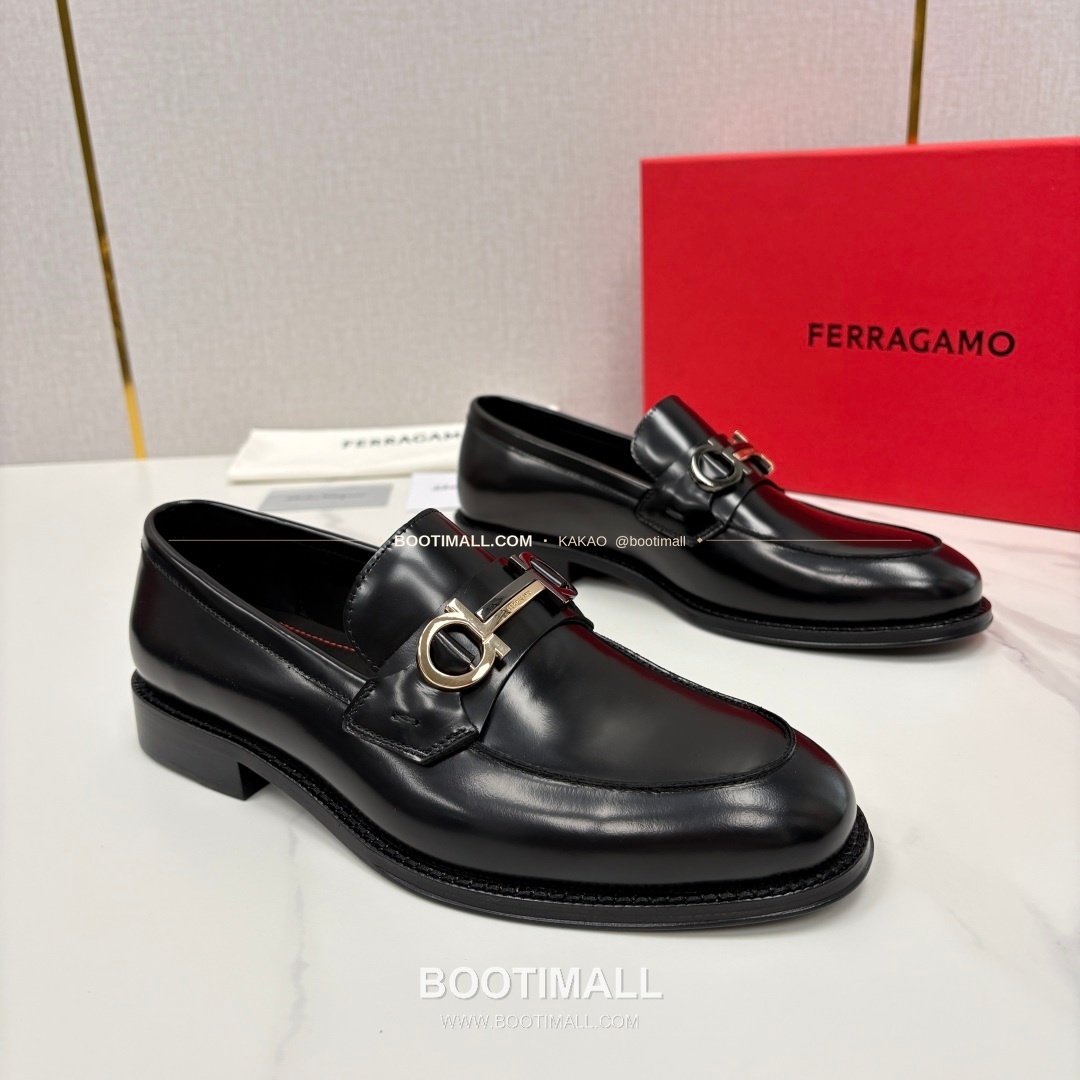 페라가모 송아지가죽 간치니 블랙 모카신 로퍼 Ferragamo Calfskin Gancini Black Moccasin Loafers 2