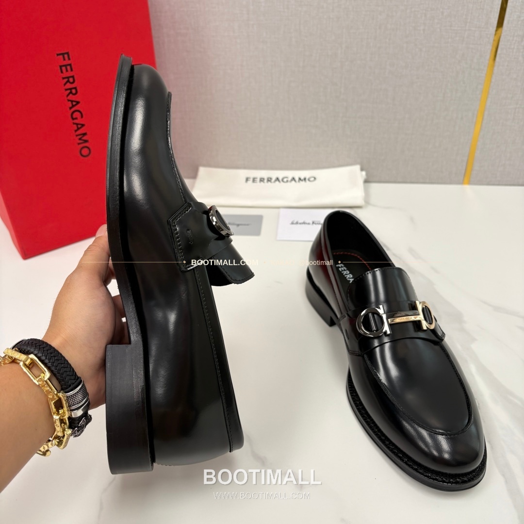 페라가모 송아지가죽 간치니 블랙 모카신 로퍼 Ferragamo Calfskin Gancini Black Moccasin Loafers 6
