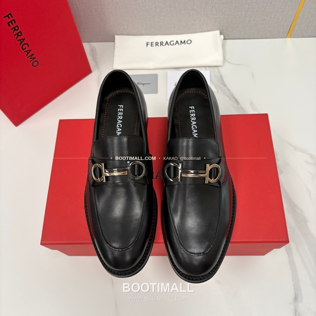 페라가모 송아지가죽 간치니 블랙 모카신 로퍼 Ferragamo Calfskin Gancini Black Moccasin Loafers 1