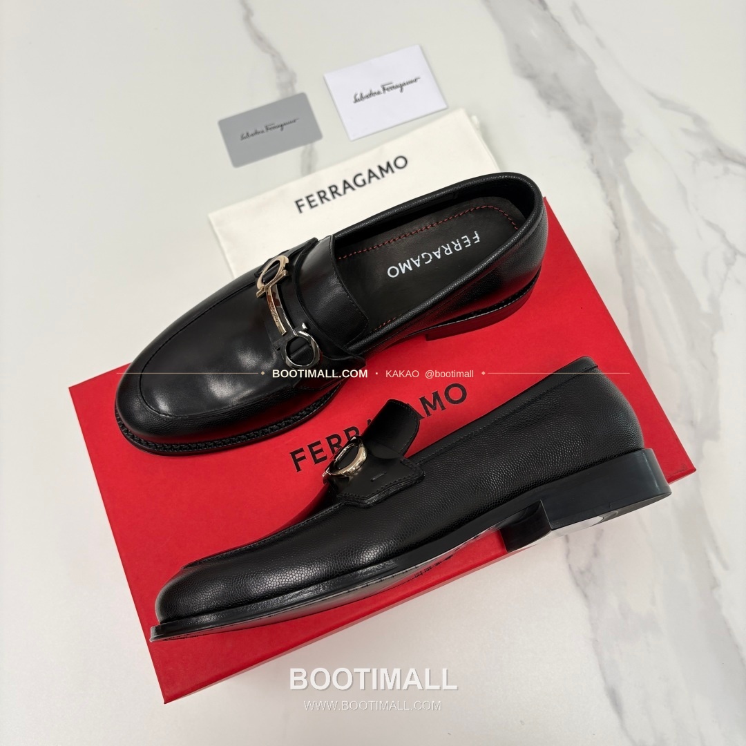 페라가모 송아지가죽 간치니 블랙 모카신 로퍼 Ferragamo Calfskin Gancini Black Moccasin Loafers 3