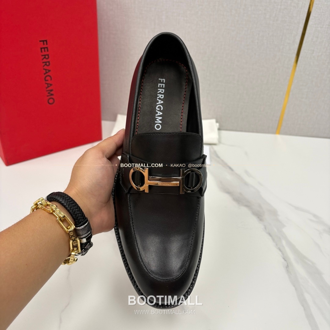 페라가모 송아지가죽 간치니 블랙 모카신 로퍼 Ferragamo Calfskin Gancini Black Moccasin Loafers 5