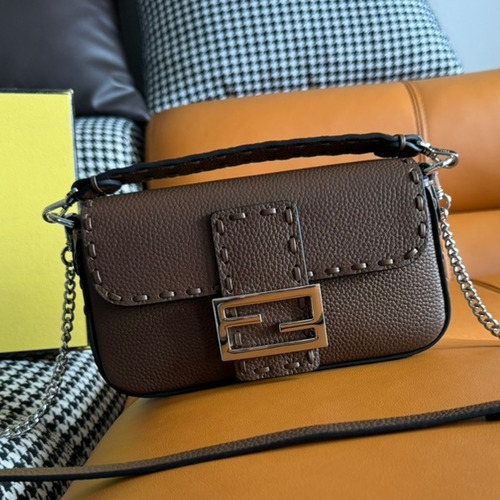 Fendi Baguette Mini Cuoio Romano Leather Bag 펜디 바게트 미니 쿠오이오 로마노 레더 백 20cm