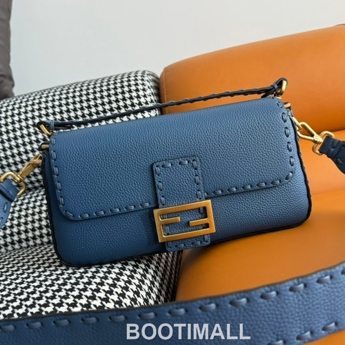 Fendi Baguette Medium Cuoio Romano Leather Bag 펜디 바게트 미디엄 쿠오이오 로마노 레더 백 27cm