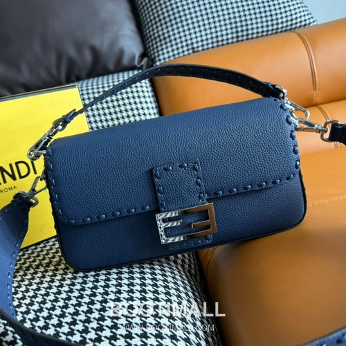 Fendi Baguette Medium Cuoio Romano Leather Bag 펜디 바게트 미디엄 쿠오이오 로마노 레더 백 27cm