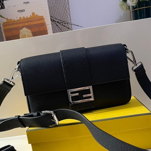 Fendi Baguette Standard Cuoio Romano Leather Bag 펜디 바게트 스탠다드 쿠오이오 로마노 레더 백 28cm