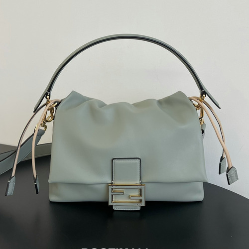 Fendi Mamma Baguette Medium Nappa Leather Bag 펜디 맘마 바게트 미디엄 나파 레더 백 26.5cm