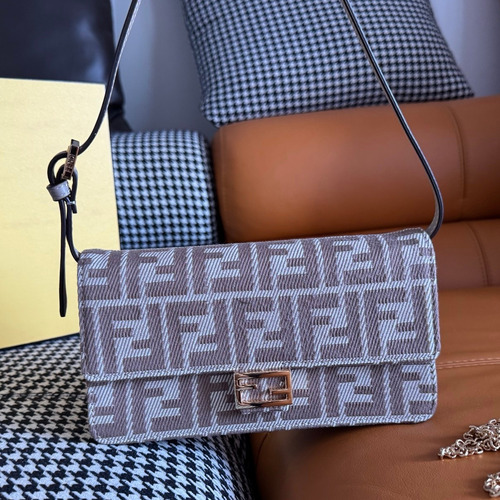 Fendi Baguette Compact FF Jacquard Wallet on Chain 펜디 바게트 컴팩트 FF 자카드 월렛 온 체인 21cm