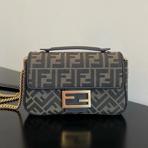 Fendi Baguette Medium FF Jacquard Chain Bag 펜디 바게트 미디엄 FF 자카드 체인 백 24cm