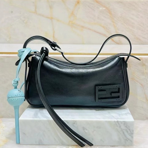 Fendi Simply FENDI Medium Calfskin Leather Bag 펜디 심플리 펜디 미디엄 카프스킨 레더 백 34.5cm