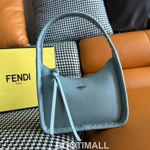 Fendi Fendessence Cuoio Romano Leather Crescent Bag 펜디 펜데센스 쿠오이오 로마노 가죽 크레센트 숄더백 094M68 28cm