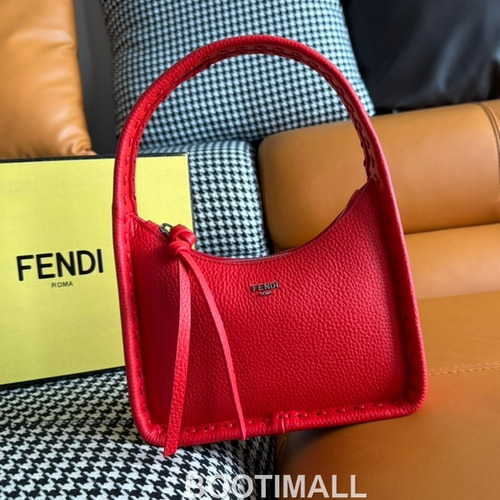 Fendi Fendessence Cuoio Romano Leather Crescent Bag 펜디 펜데센스 쿠오이오 로마노 가죽 크레센트 숄더백 094M68 28cm
