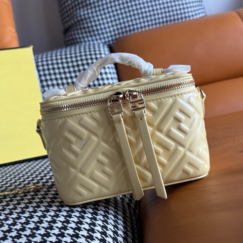 Fendi FF Embossed Nappa Leather Vanity Mini Bag 펜디 FF 엠보스 나파 가죽 바니티 미니 토트 크로스백 108M73 16cm