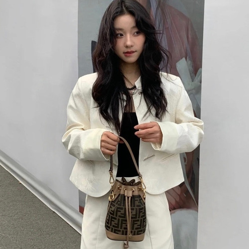 Fendi  Mon Tresor Jacquard FF Fabric Brown Bucket Bag 펜디 몬 트레조 자카드 FF 패브릭 브라운 버킷백 18cm