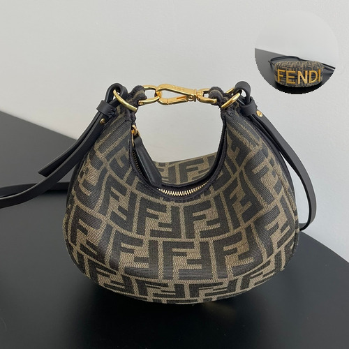 Fendi FF Jacquard Mini Crescent Bag 펜디 FF 자카드 미니 크레센트 숄더 크로스백 089M75 20cm