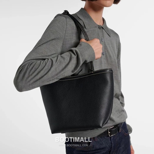 The Row Stitch Grained TC Cowhide Dark Tote Bag 마고 스티치 그레인드 TC 소가죽 다크 토트백 22cm