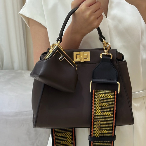 Fendi Peekaboo Leather Top Handle Bag 펜디 피카부 가죽 탑핸들백 23cm