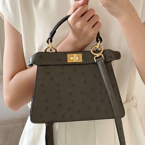 Fendi Peekaboo ISeeU Ostrich Leather Top Handle Bag 펜디 피카부 아이씨유 오스트리치 가죽 탑핸들백 27cm