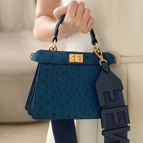 Fendi Peekaboo ISeeU Petite Ostrich Leather Top Handle Bag 펜디 피카부 아이씨유 쁘띠 오스트리치 레더 탑핸들백 20cm