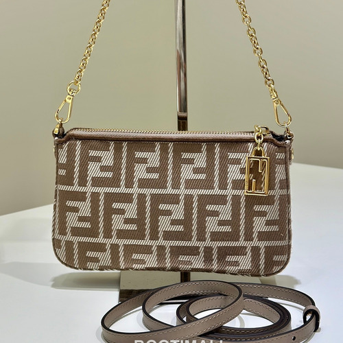 Fendi Baguette FF Jacquard Denim Clutch Bag 펜디 바게트 FF 자카드 데님 클러치백 20cm