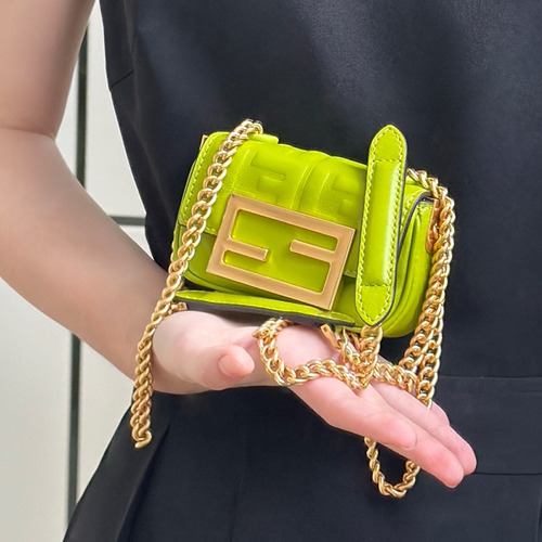 Fendi Nano Baguette Lambskin Crossbody Bag 펜디 나노 바게트 램스킨 크로스백 11cm