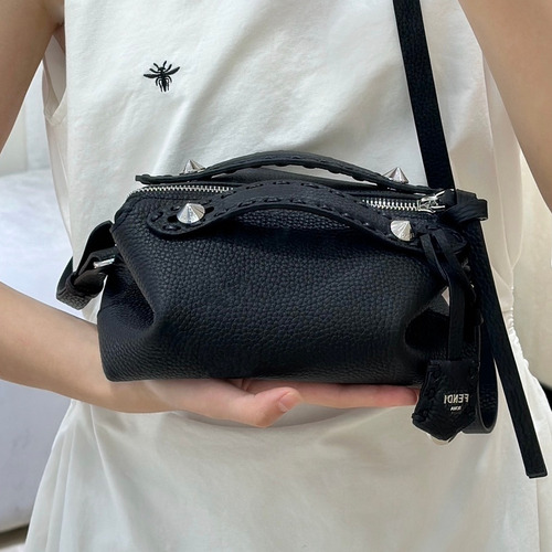 Fendi By The Way Selleria Calfskin Top Handle Bag 펜디 바이 더 웨이 셀레리아 카프스킨 탑핸들백 20cm