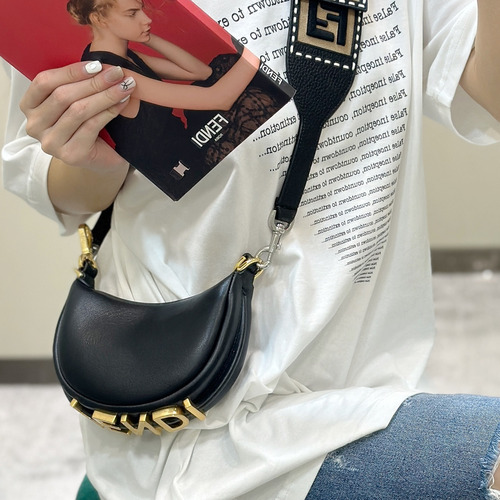 Fendi Fendigraphy Mini Cowhide Beige Shoulder Bag 펜디 그래피 미니 소가죽 베이지 숄더백 16.5cm