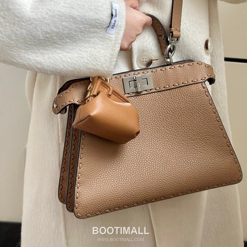 Fendi Peekaboo Small Calfskin Top Handle Bag 펜디 피카부 스몰 송아지가죽 탑핸들백 27cm