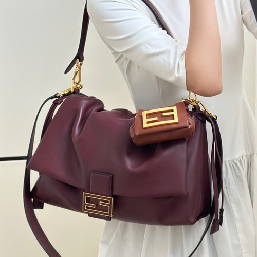 Fendi Mamma Baguette Large Lambskin Shoulder Bag 펜디 맘마 바게트 라지 램스킨 숄더백 32cm