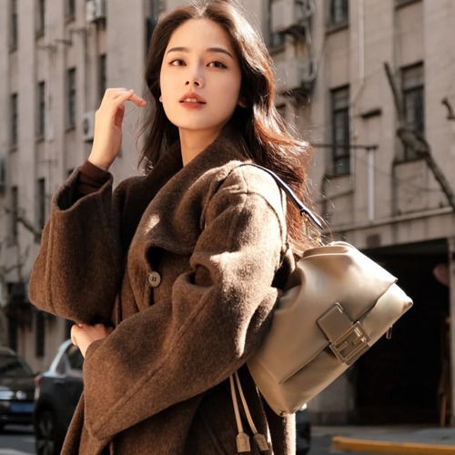 Fendi Mamma Baguette Large Lambskin Green Shoulder Bag 펜디 맘마 바게트 라지 램스킨 그린 숄더백 32cm