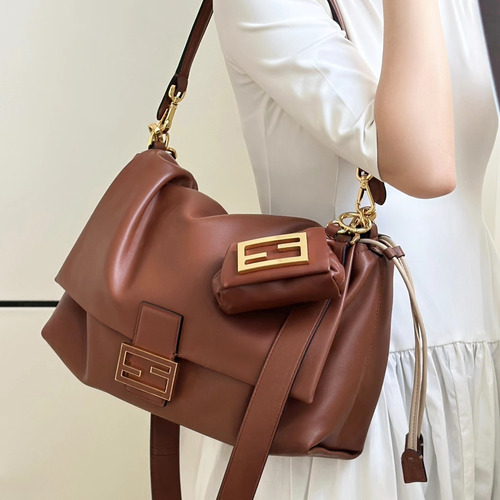 Fendi Mamma Baguette Large Lambskin Green Shoulder Bag 펜디 맘마 바게트 라지 램스킨 그린 숄더백 32cm