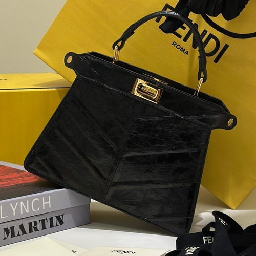 Fendi ISeeU Petite Eel Skin Top Handle Bag 펜디 아이씨유 쁘띠 8701 장어가죽 탑핸들백 20cm