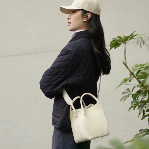 Loro Piana Bale Bag Medium Calfskin 로로피아나 베일 카프스킨 버킷백 21cm