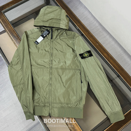 Stone Island SS26 Crinkle Nylon Hooded Windbreaker Jacket 스톤아일랜드 SS26 크링클 나일론 후드 바람막이 재킷