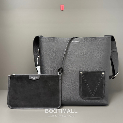 Louis Vuitton Verso Hobo Bag LV Touch Calfskin Leather 루이비통 베르소 호보 LV 터치 카프스킨 숄더백 33cm