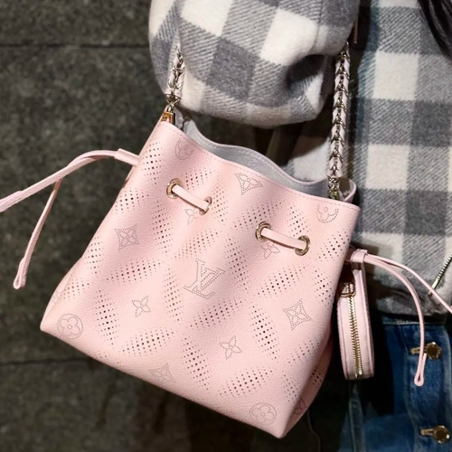 Louis Vuitton Marina Bella Perforated Monogram Calfskin Pink Bucket Bag 루이비통 마리나 벨라 퍼포레이티드 모노그램 카프스킨 핑크 버킷백 22cm
