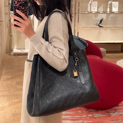 Louis Vuitton All In One Monogram Empreinte Medium Leather Black Tote Bag 루이비통 올 인 원 모노그램 앙프렝뜨 미디엄 레더 블랙 토트백 56.5cm