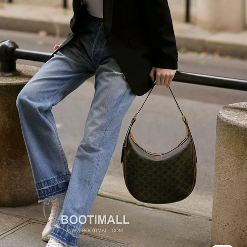 CELINE Triomphe Monogram Canvas Calfskin Hobo Bag 114713 셀린느 트리옹프 모노그램 캔버스 호보백 31cm