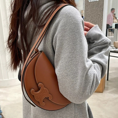 Celine Besace Triomphe Smooth Calfskin Shoulder Bag 111233 셀린느 베사체 트리옴프 스무스 카프스킨 숄더 크로스백 23cm